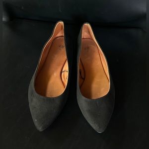 H&M ● Black Suede Flats